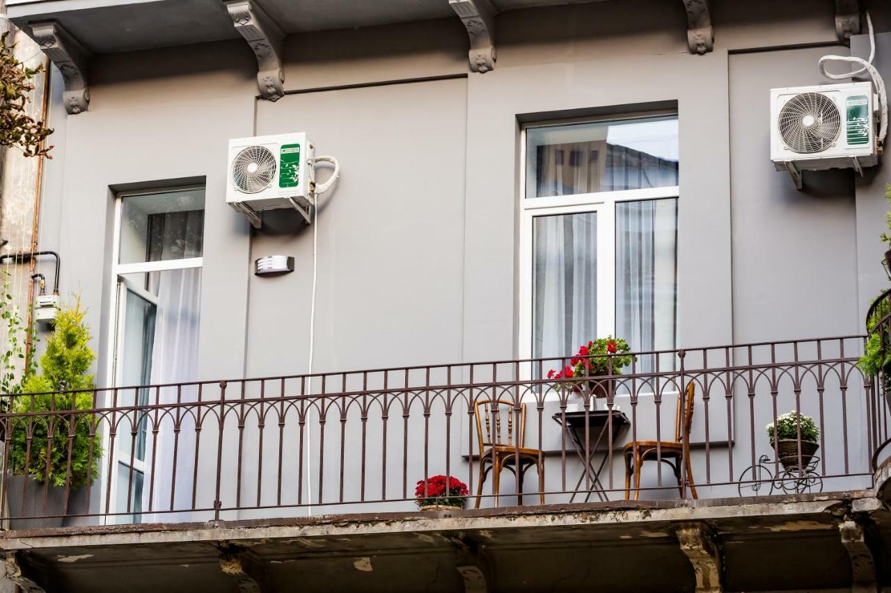 Family Apartments In Lviv Center With Balcony Δωμάτιο φωτογραφία